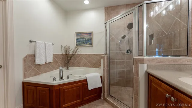 $569,000 | 38 Bello Point Lane, Sunrise Beach, MO 65079