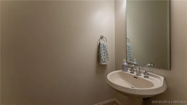 $569,000 | 38 Bello Point Lane, Sunrise Beach, MO 65079