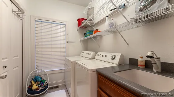 $549,000 | 38 Bello Point Lane, Sunrise Beach, MO 65079