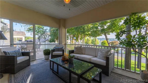 $549,000 | 38 Bello Point Lane, Sunrise Beach, MO 65079