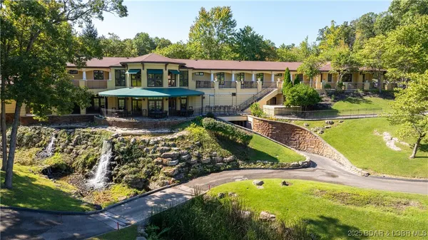 $549,000 | 38 Bello Point Lane, Sunrise Beach, MO 65079