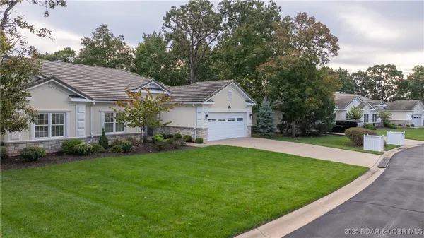 $549,000 | 38 Bello Point Lane, Sunrise Beach, MO 65079