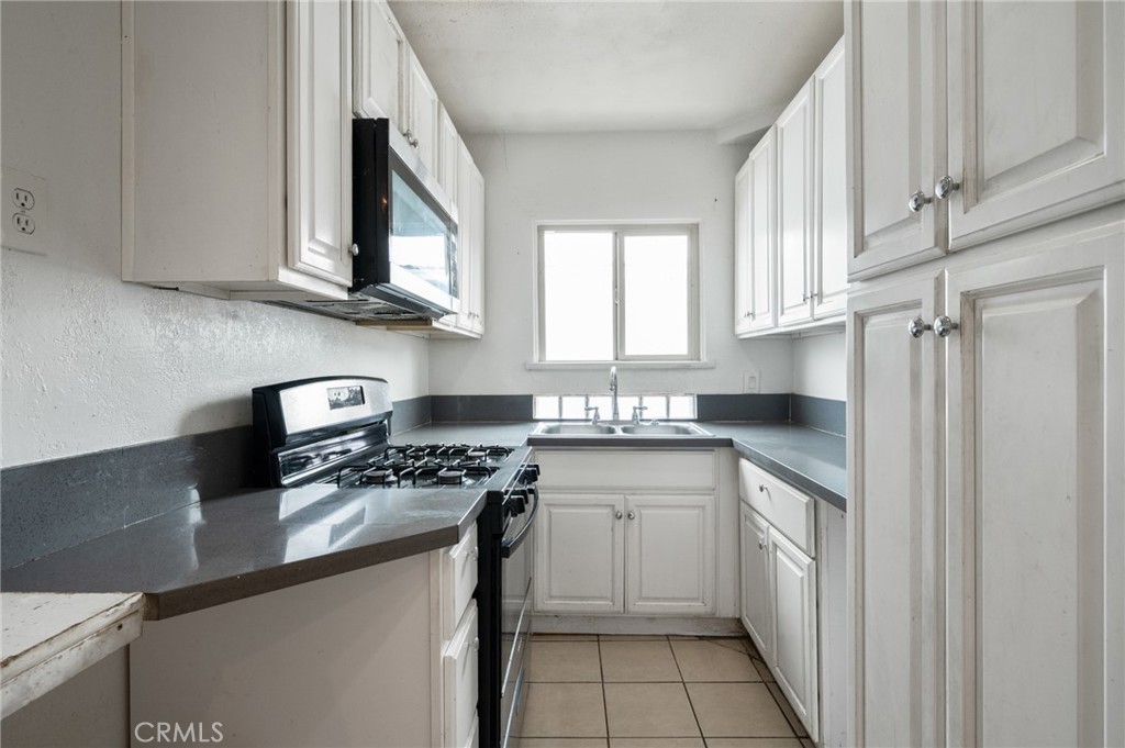 2736 Jackson Street East Carson, CA 90810 - Photo 8 of 37