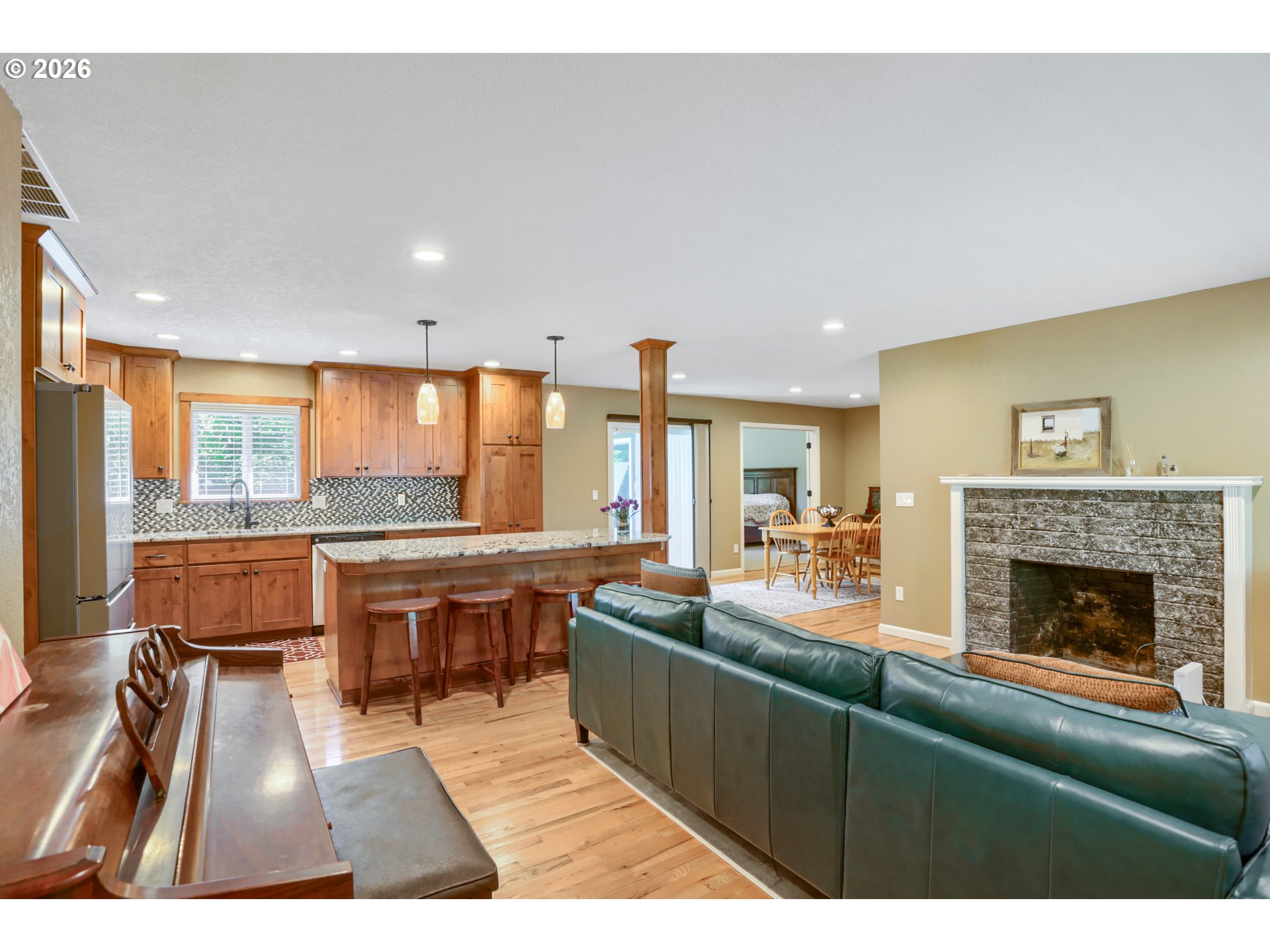 2025 Southwest 139th Avenue Beaverton, OR 97005 - Photo 13 of 28