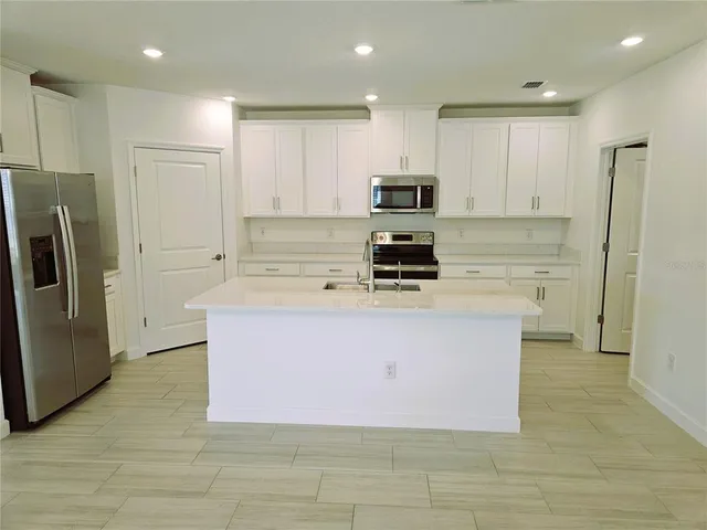 $2,175 | 10980 Gable Dig Loop, San Antonio, FL 33576