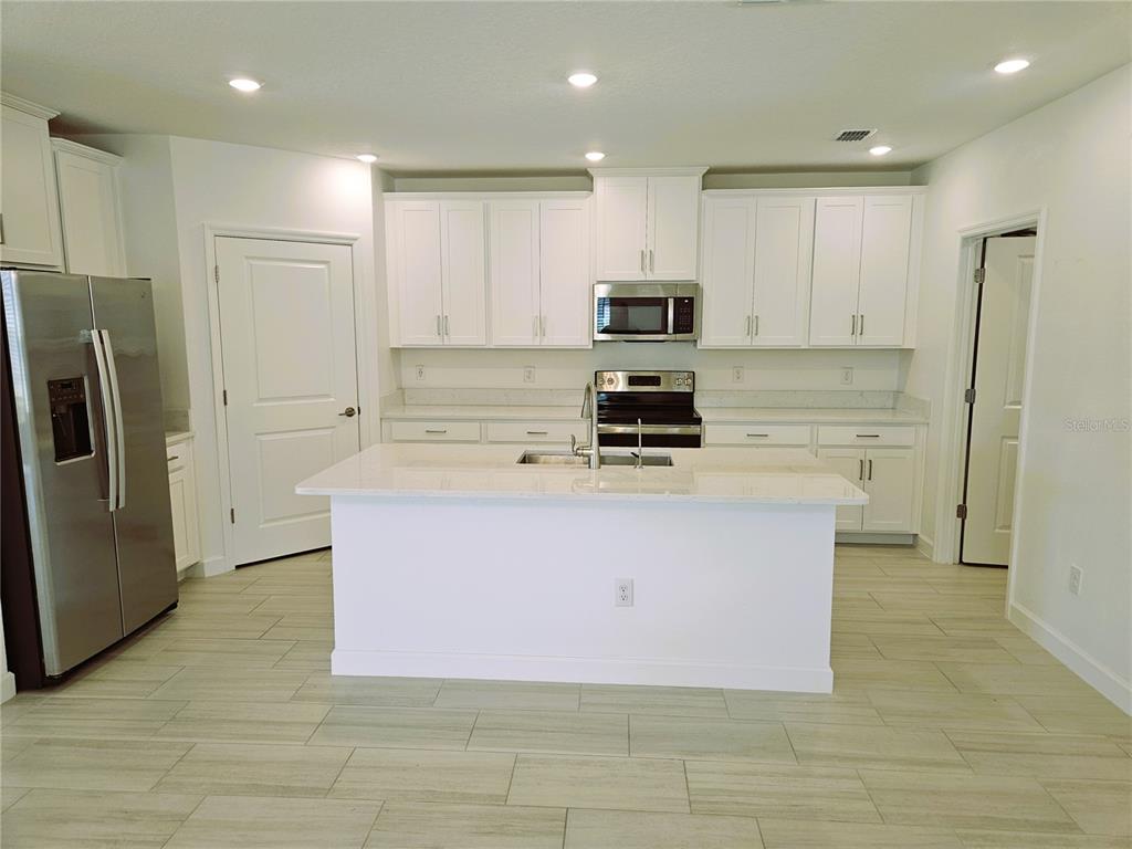 10980 Gable Dig Loop San Antonio, FL 33576 - Photo 16 of 37