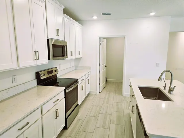 $2,175 | 10980 Gable Dig Loop, San Antonio, FL 33576