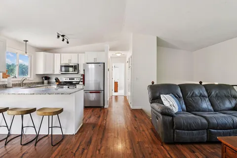 $395,000 | 2316 Van Sloun Road, Chaska, MN 55318