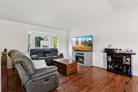 $395,000 | 2316 Van Sloun Road, Chaska, MN 55318