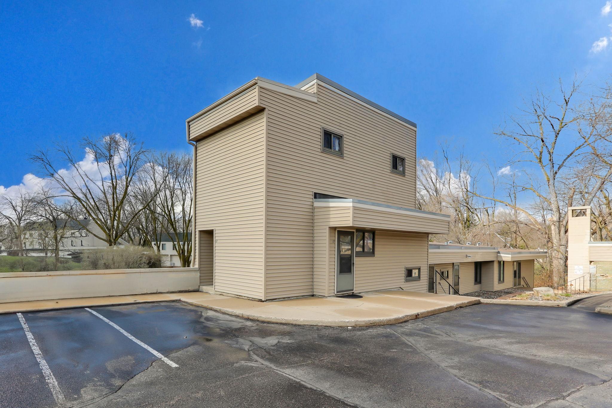 110212 Village Road Chaska, MN 55318 - Photo 1 of 15