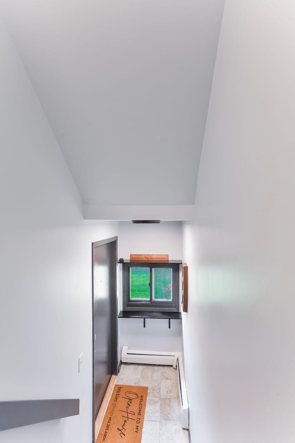 110212 Village Road Chaska, MN 55318 - Photo 2 of 15