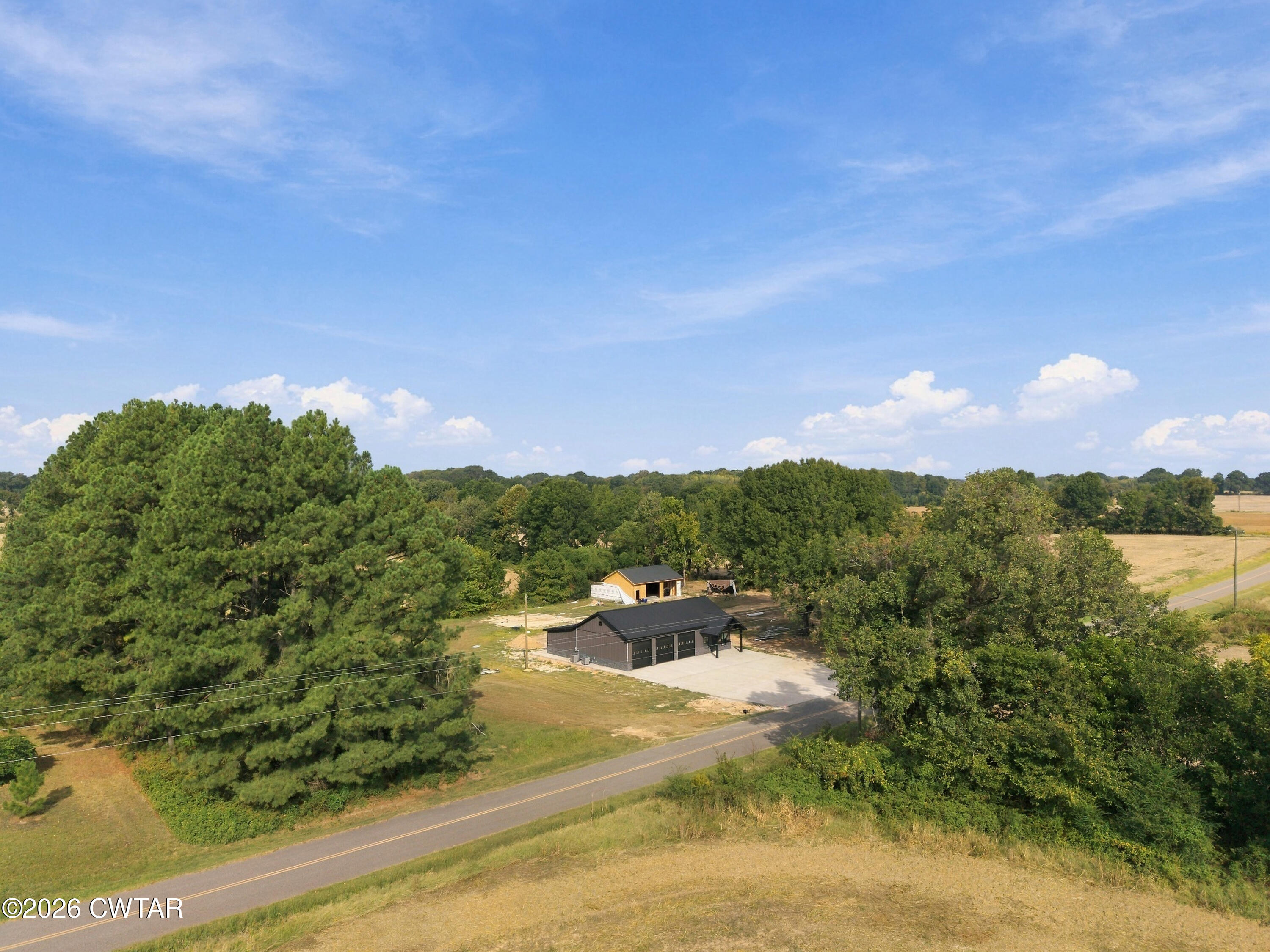 112 Roberts Road Trenton, TN 38382 - Photo 10 of 42 IMG_1716