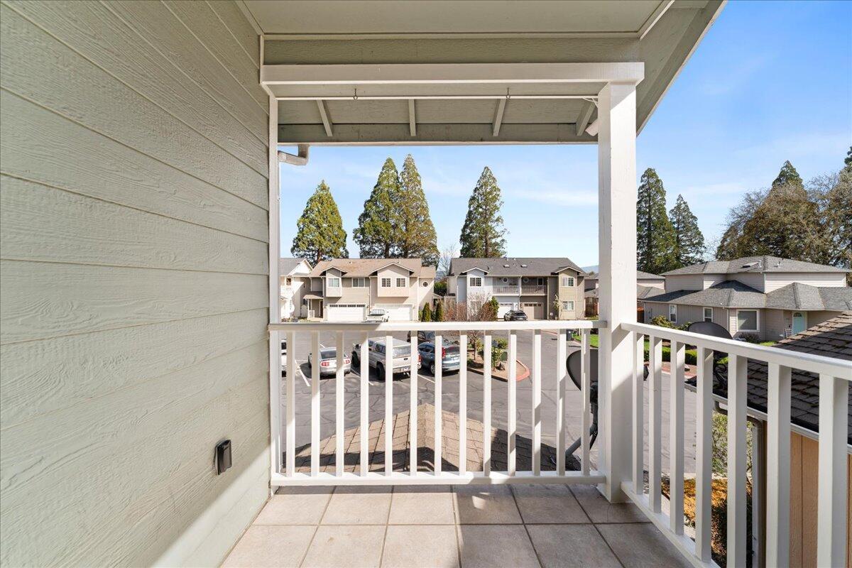 647 Shadow Way Central Point, OR 97502 - Photo 25 of 28 25