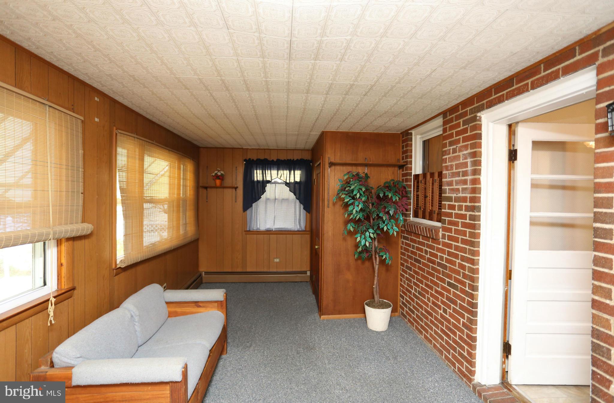 8472 Church Road Pasadena, MD 21122 - Photo 19 of 29 Interior (General)