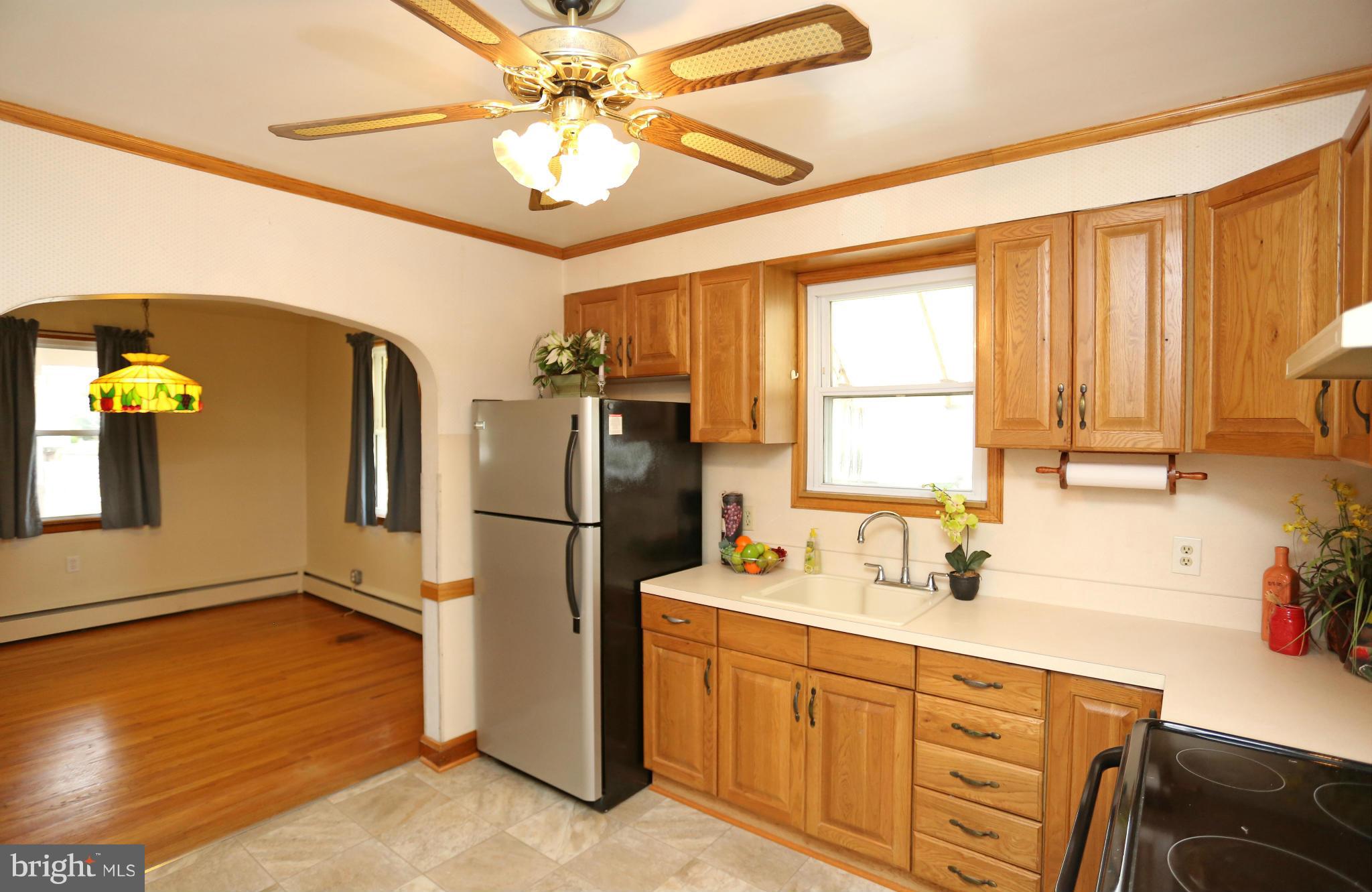 8472 Church Road Pasadena, MD 21122 - Photo 5 of 29 Kitchen