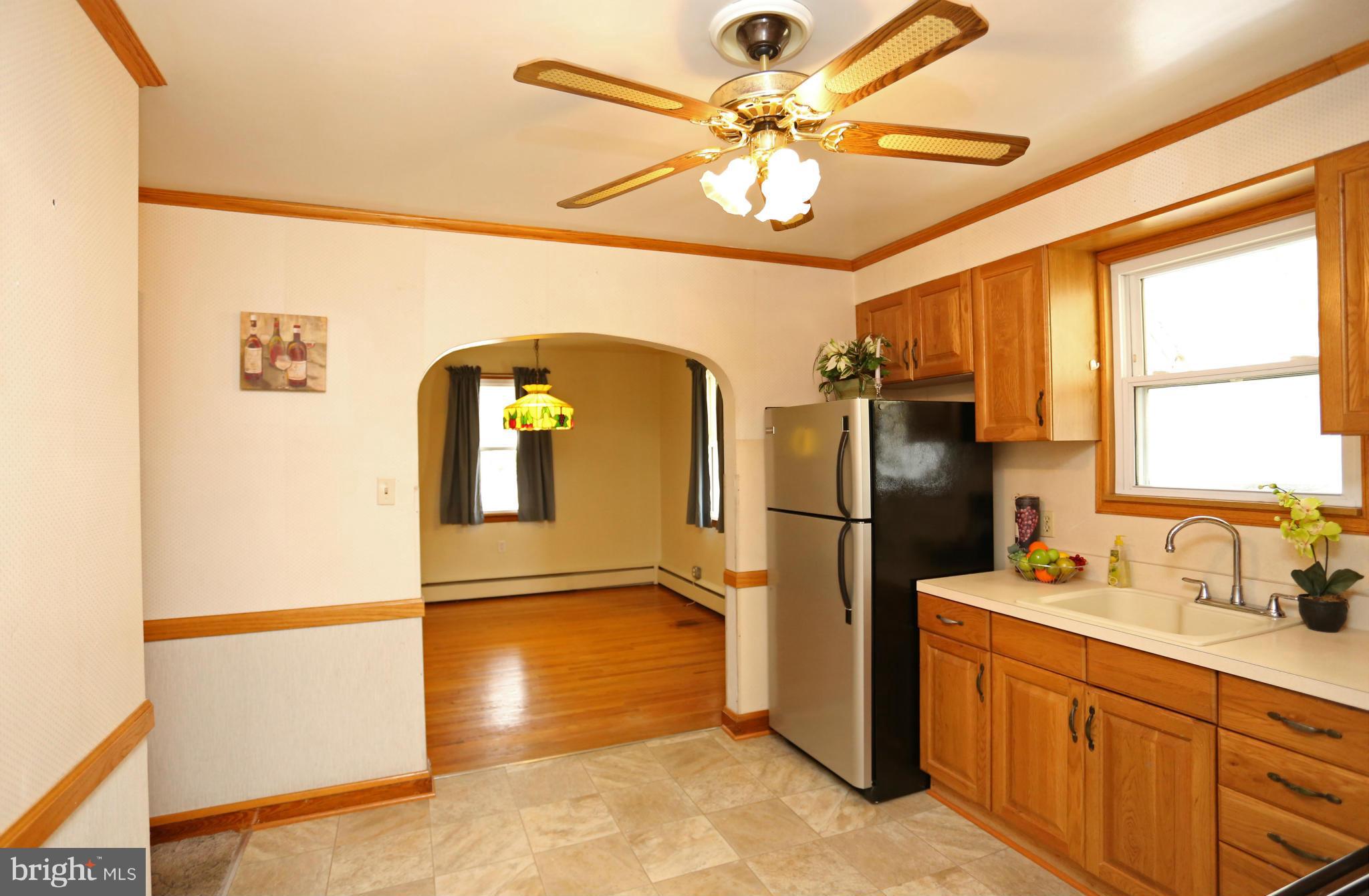 8472 Church Road Pasadena, MD 21122 - Photo 10 of 29 Kitchen