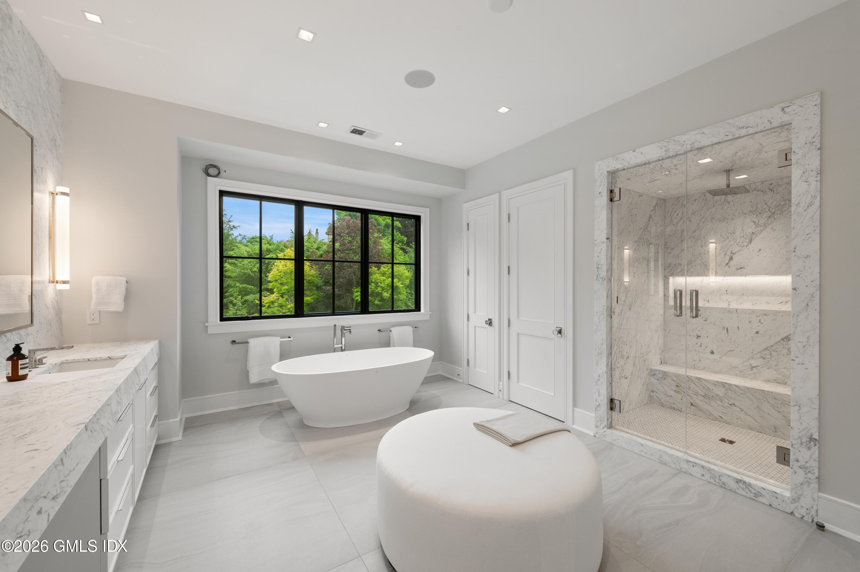 7 Parsonage Road Greenwich, CT 06830 - Photo 23 of 47 PRIMARY BATHROOM