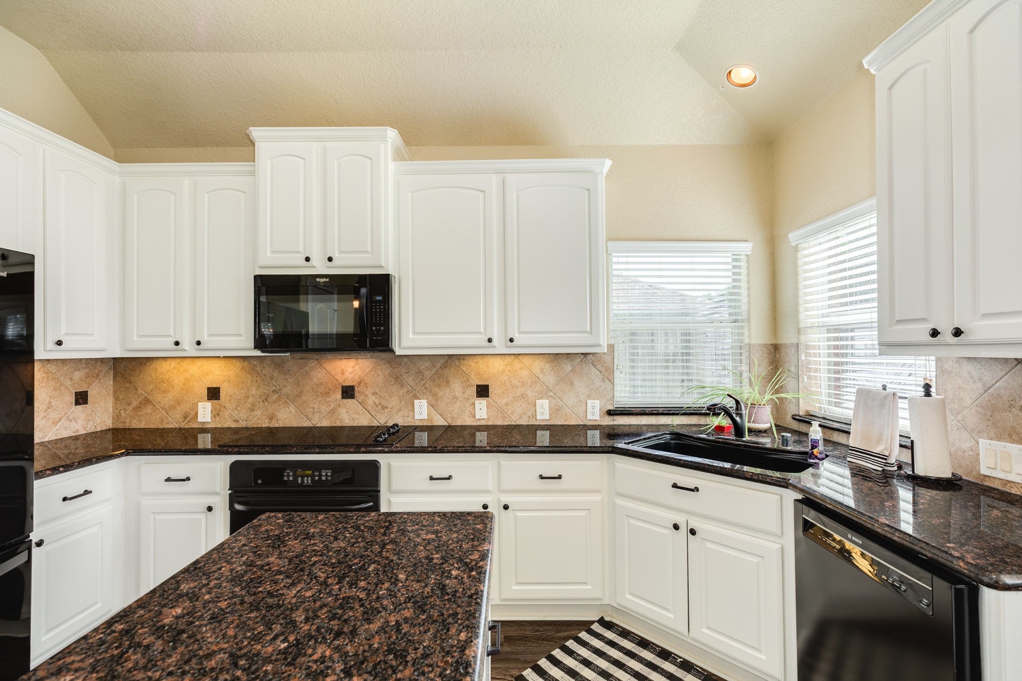 264 Lasso Street Angleton, TX 77515 - Photo 11 of 27