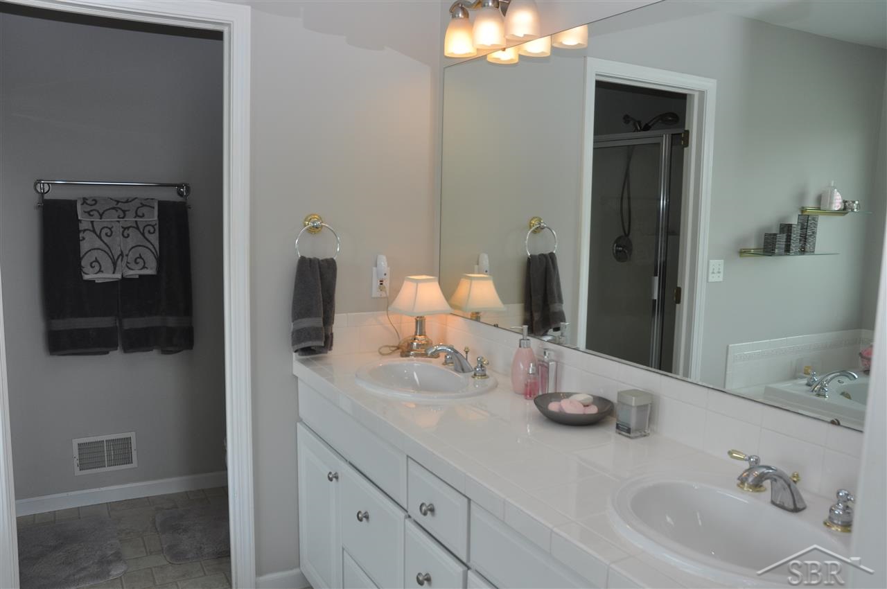 10831 Dice Road Freeland, MI 48623 - Photo 8 of 16 31206611-7.JPG
