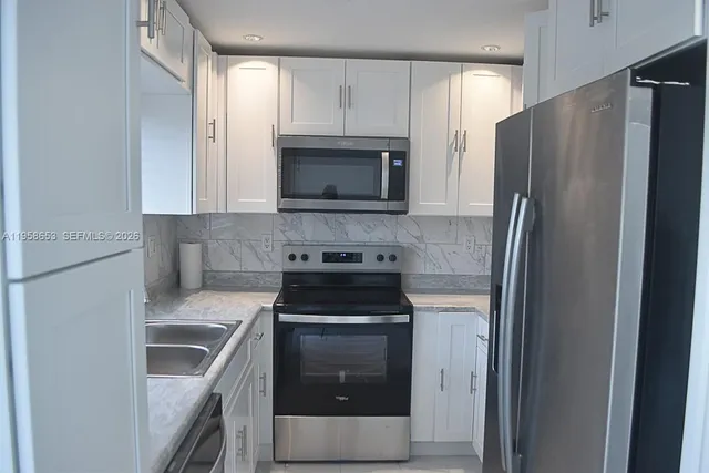 $430,000 | 9763 Northwest 37th Street, Sunrise, FL 33351