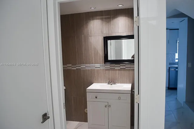 $430,000 | 9763 Northwest 37th Street, Sunrise, FL 33351