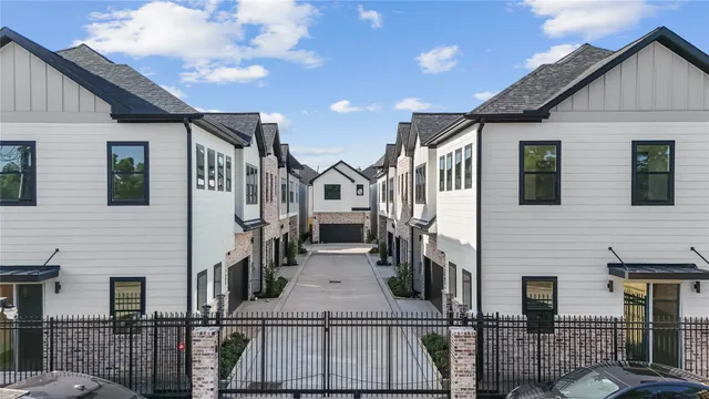 $409,990 | 2588 West Tidwell Road, Houston, TX 77091