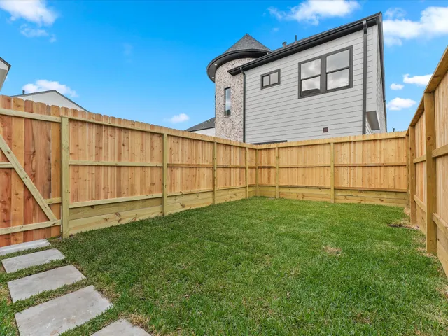 $409,990 | 2588 West Tidwell Road, Houston, TX 77091