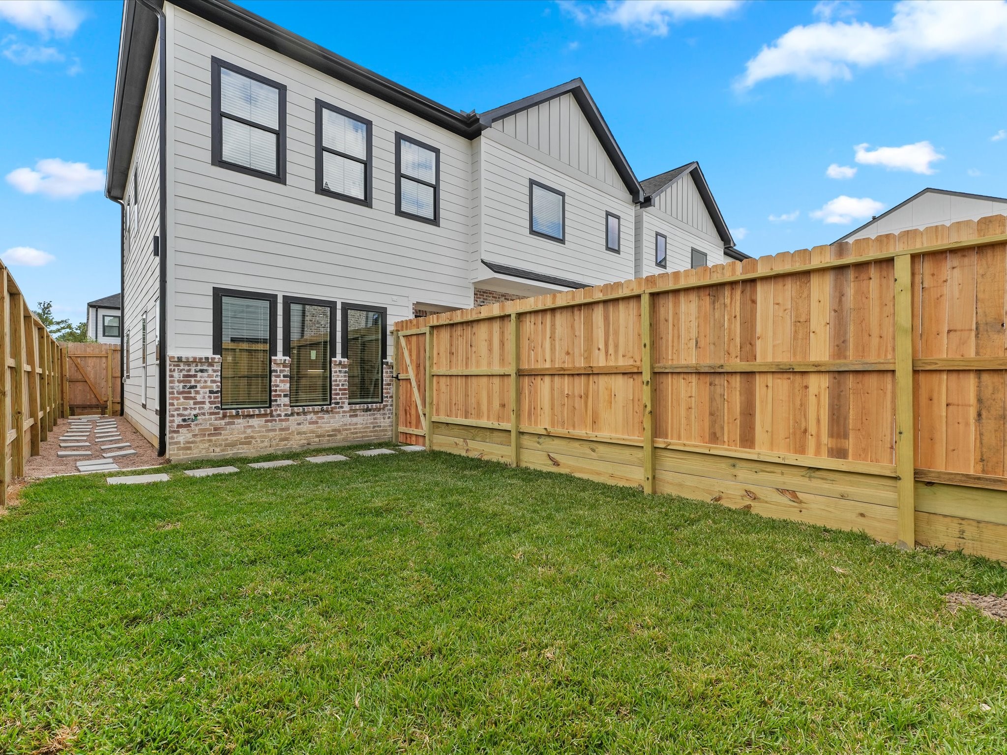 2588 West Tidwell Road Houston, TX 77091 - Photo 23 of 24 HUGE PRIVATE YARD