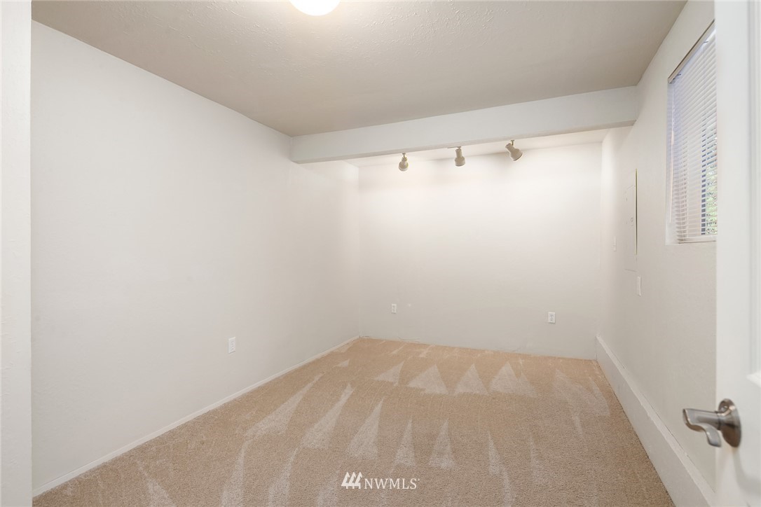 22303 49th Avenue Southeast Bothell, WA 98021 - Photo 19 of 25 a view of small space