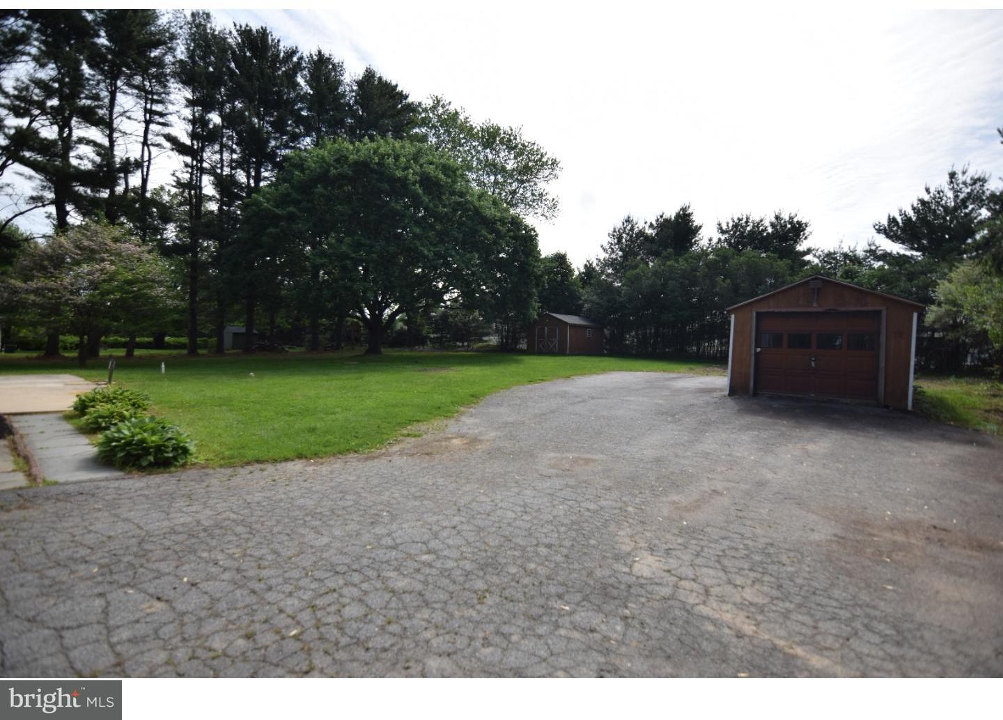 416 Chesterville Road Landenberg, PA 19350 - Photo 3 of 16 Driveway