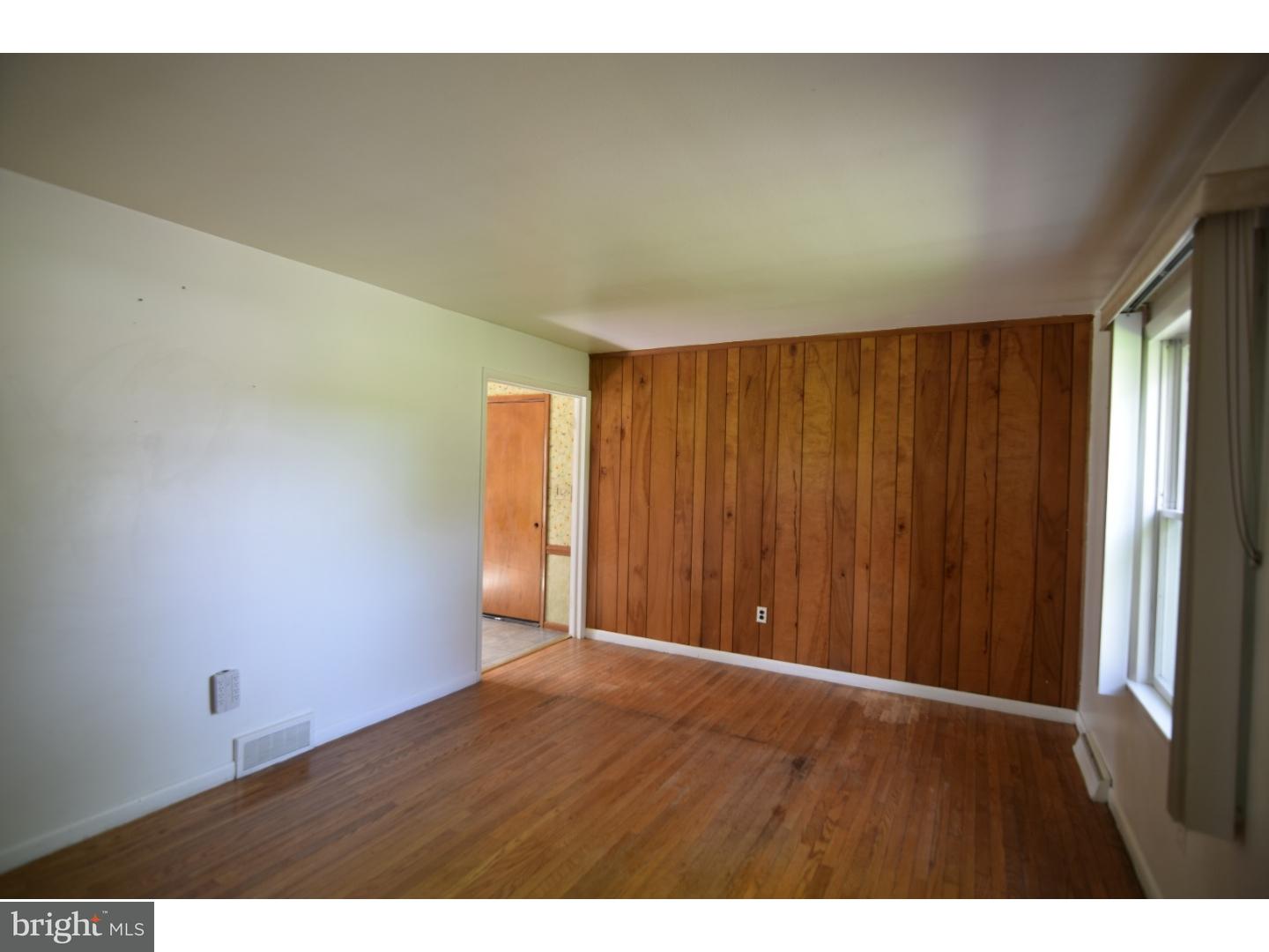416 Chesterville Road Landenberg, PA 19350 - Photo 5 of 16 Living Room