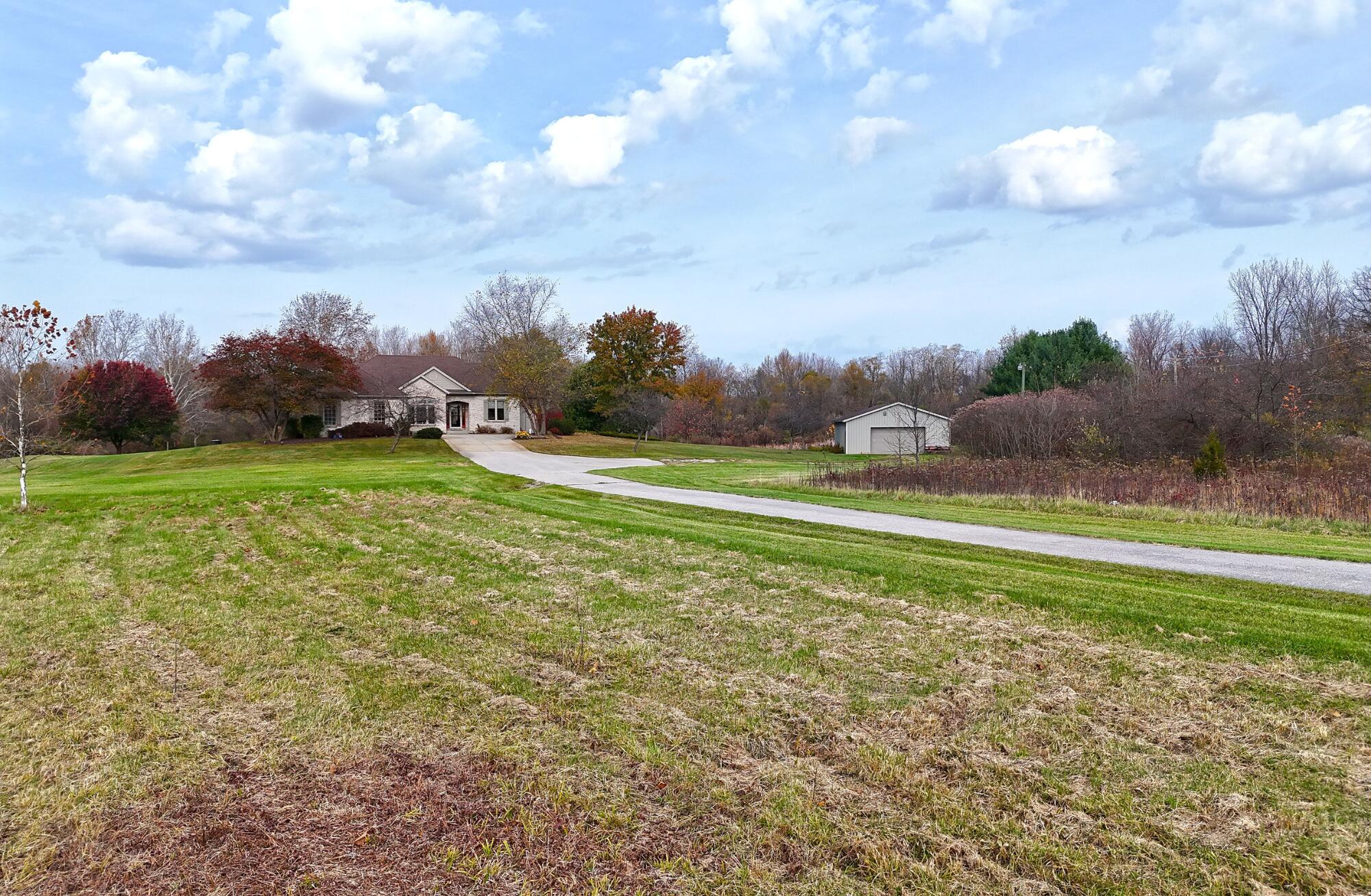 55946 California Road Dowagiac, MI 49047 - Photo 45 of 68 Large Front Yard