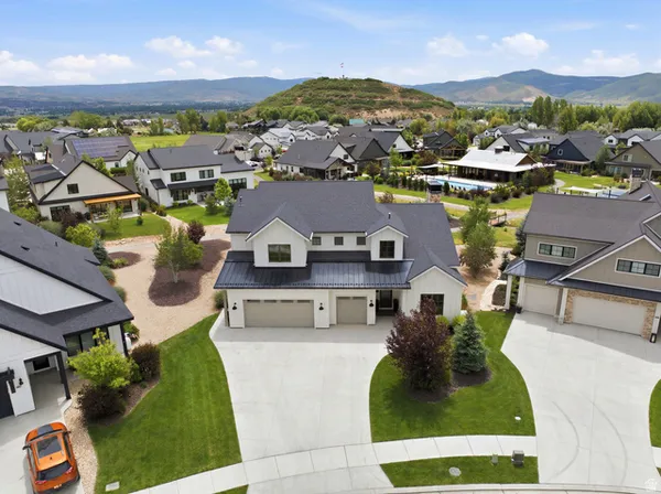 $2,379,000 | 496 North Farmhouse Way, Unit 11, Midway, UT 84049