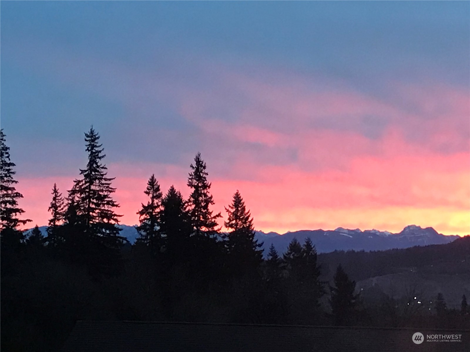 145 Sky Ridge Road Northwest Issaquah, WA 98027 - Photo 35 of 36 a view of sunset