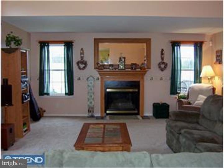 617 Raspberry Court Williamstown, NJ 08094 - Photo 4 of 12
