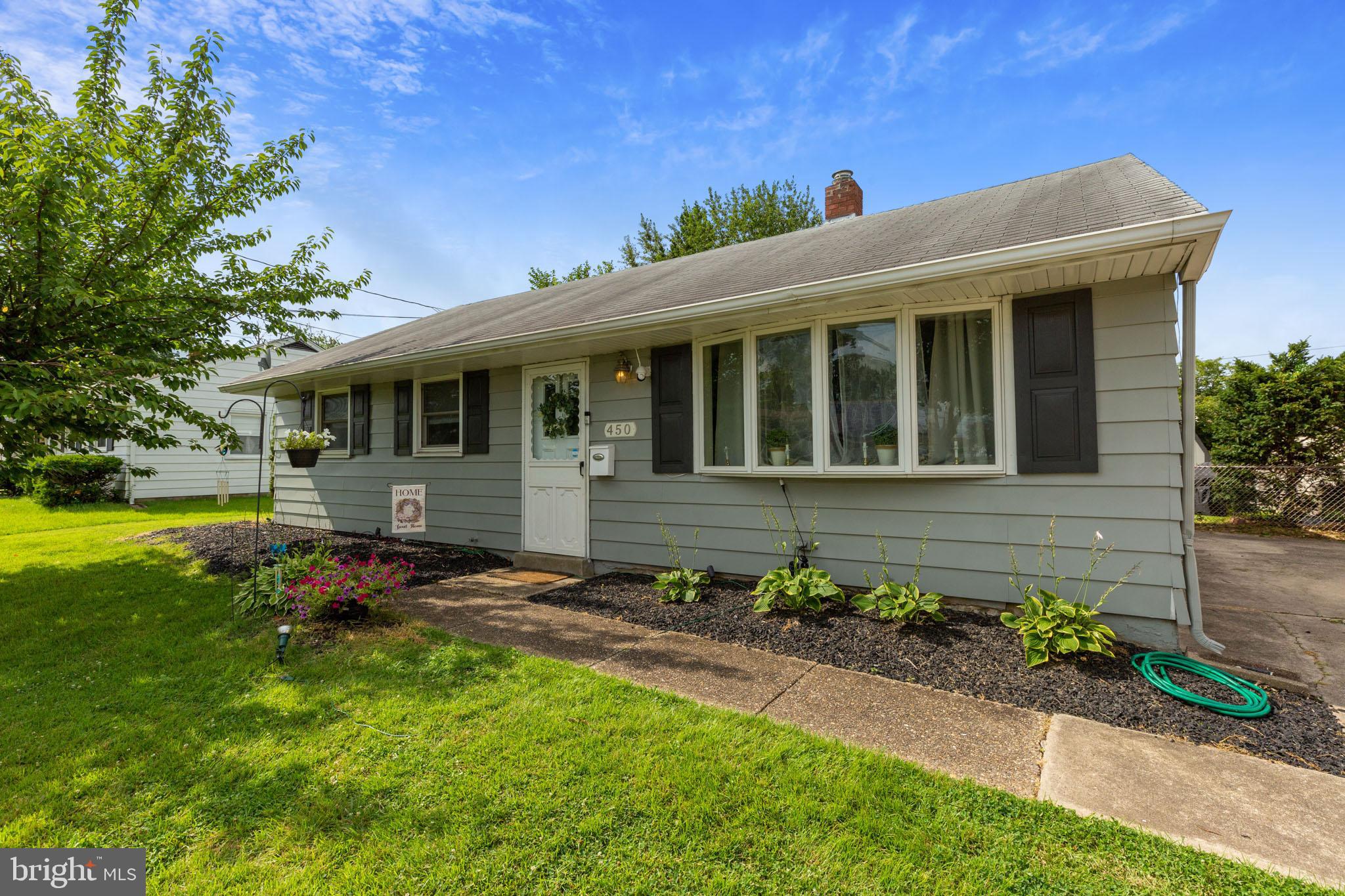 450 Wayne Road Bellmawr, NJ 08031 - Photo 3 of 33