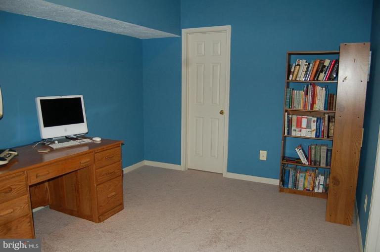 1219 Woodbrook Court Reston, VA 20194 - Photo 24 of 26 Guest Room/W closet and Full bath