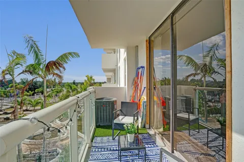 $199,900 | 13499 Biscayne Boulevard, Unit 610, North Miami, FL 33181