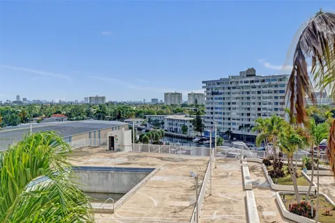 $199,900 | 13499 Biscayne Boulevard, Unit 610, North Miami, FL 33181