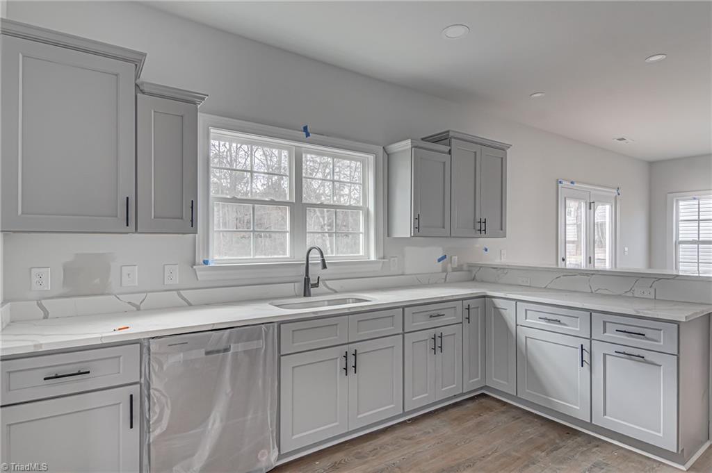 4719 Ridgefall Road Greensboro, NC 27410 - Photo 9 of 32 Gallery Image 9