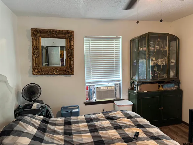 a view of walk in closet