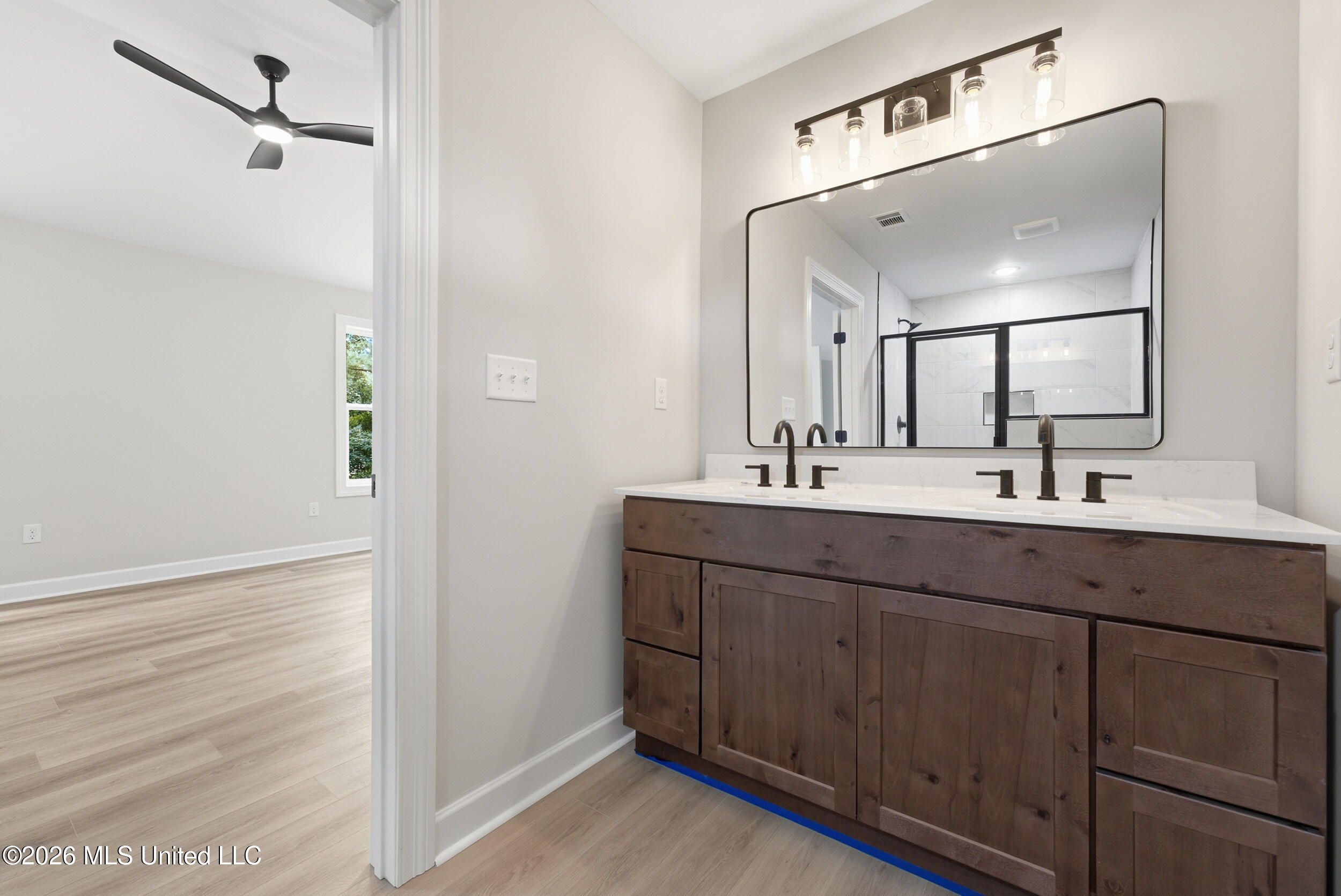 4683 Belmont Road Hernando, MS 38632 - Photo 15 of 30 Master Bathroom