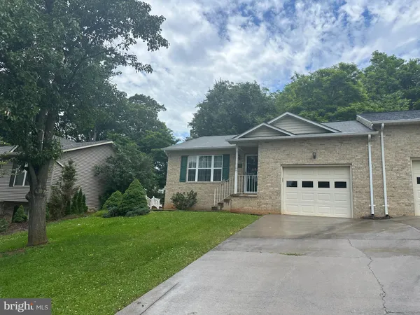 $275,000 | 609 Cresthaven Court, Front Royal, VA 22630