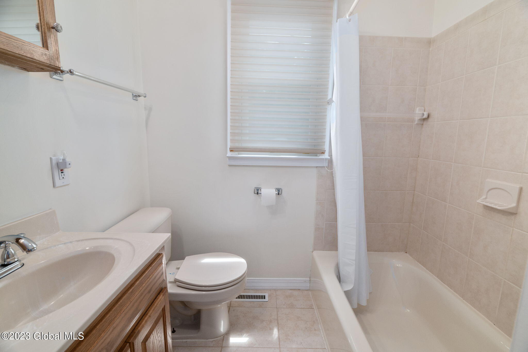 1009 Peter Road Schenectady, NY 12303 - Photo 15 of 41 15-web-or-mls-1009 Peter Road_15