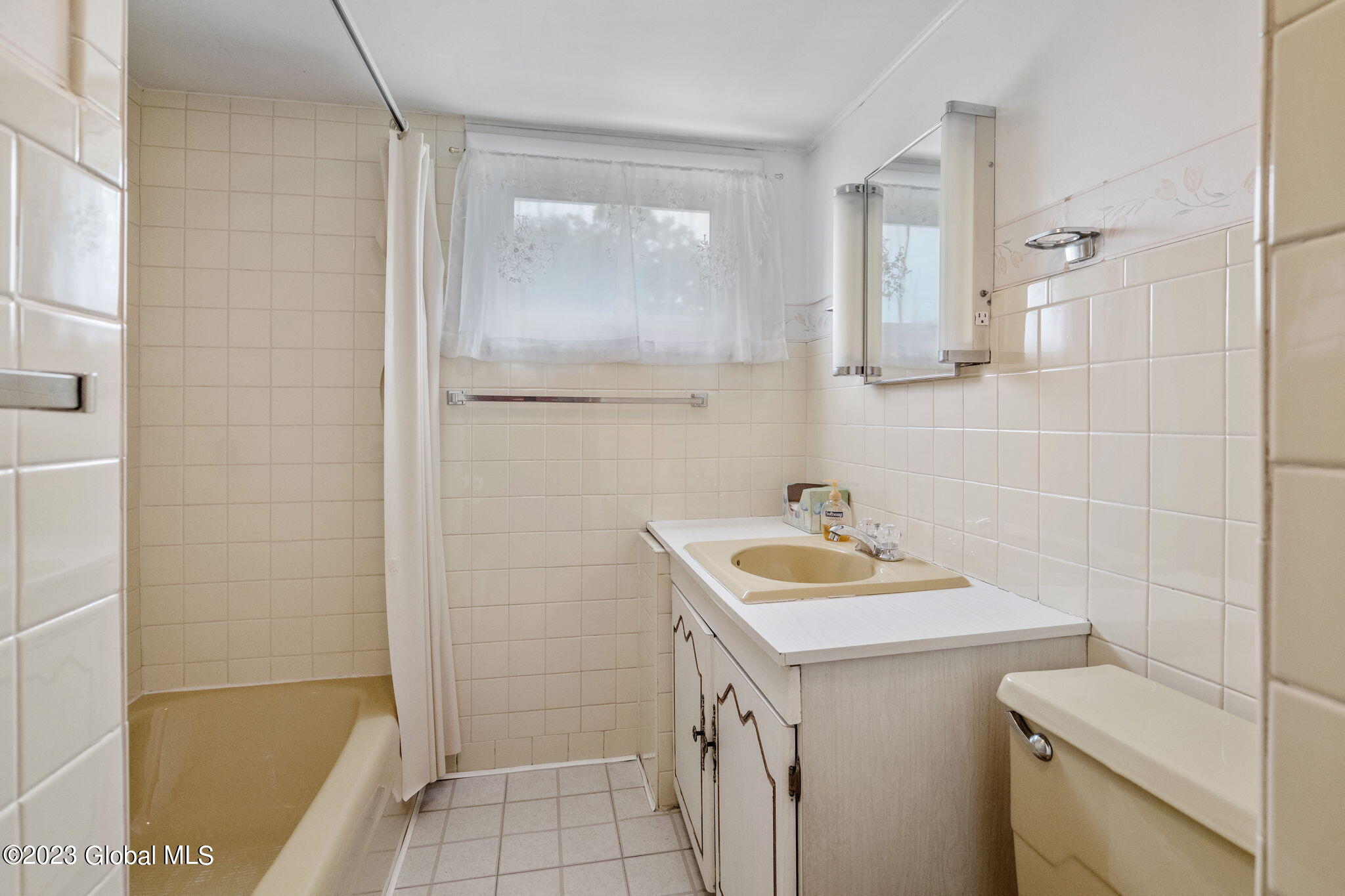 1009 Peter Road Schenectady, NY 12303 - Photo 25 of 41 25-web-or-mls-1009 Peter Road_25