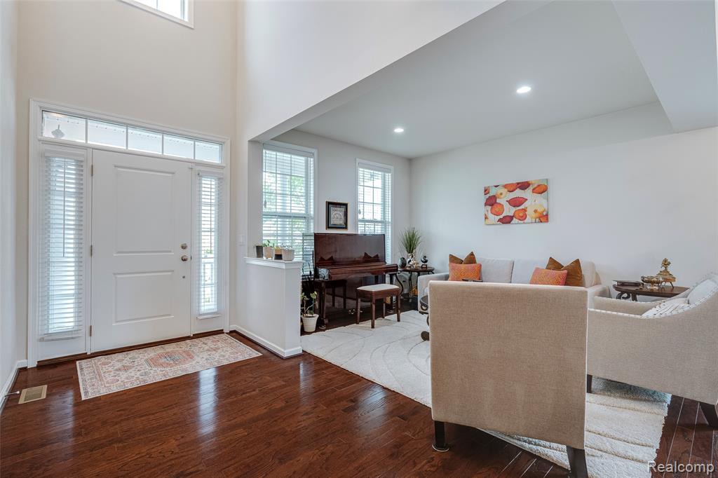 51011 Rockingham Drive Canton, MI 48188 - Photo 3 of 74