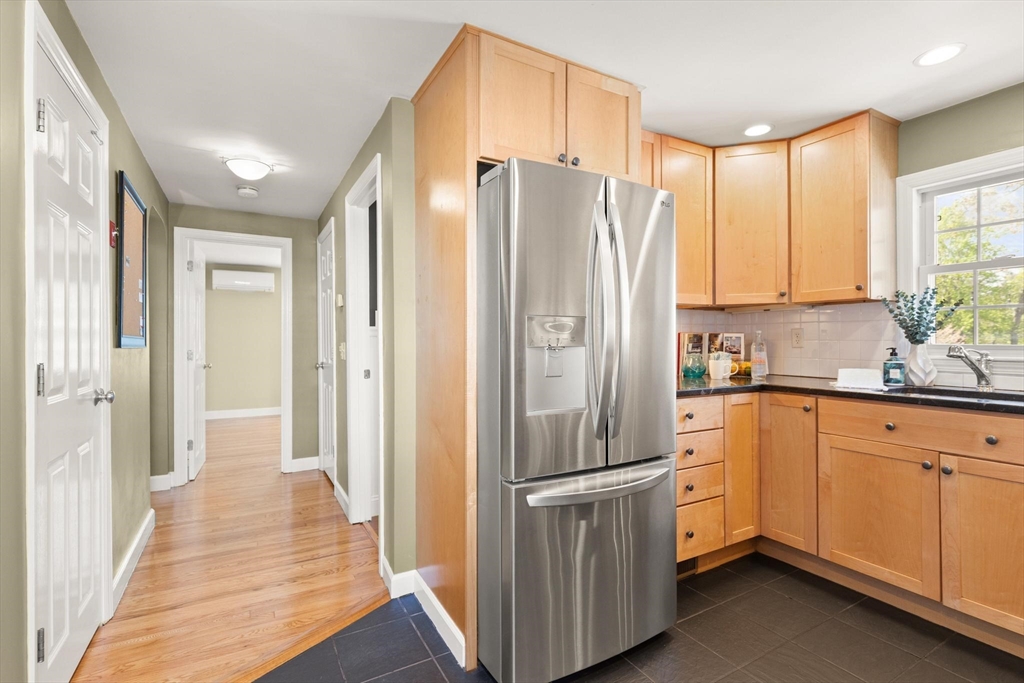 82 Orange Street Reading, MA 01867 - Photo 16 of 32