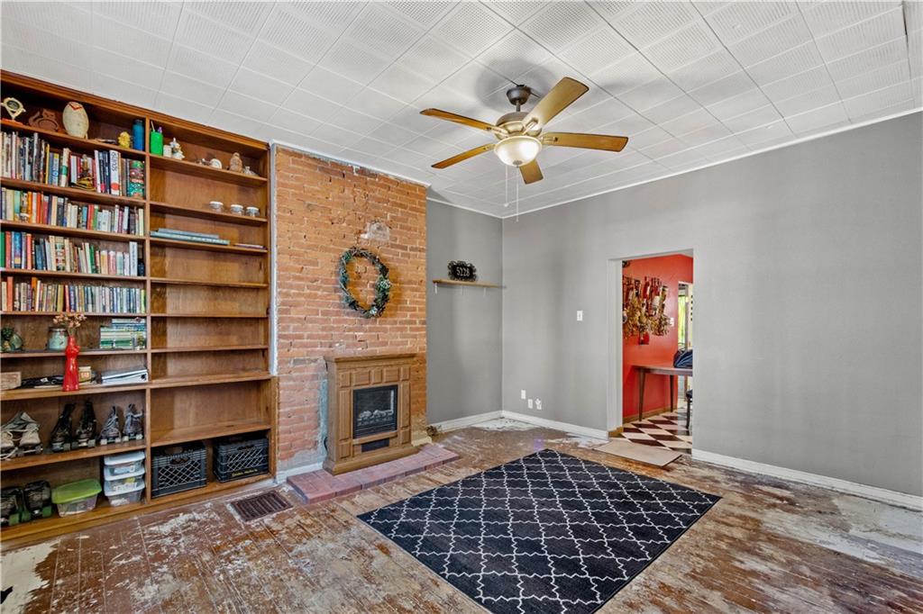5228 Keystone Street Pittsburgh, PA 15201 - Photo 6 of 22 Gallery Image 6