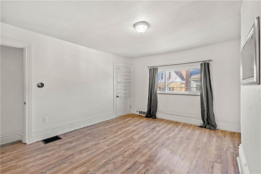 5228 Keystone Street Pittsburgh, PA 15201 - Photo 9 of 22 Gallery Image 9