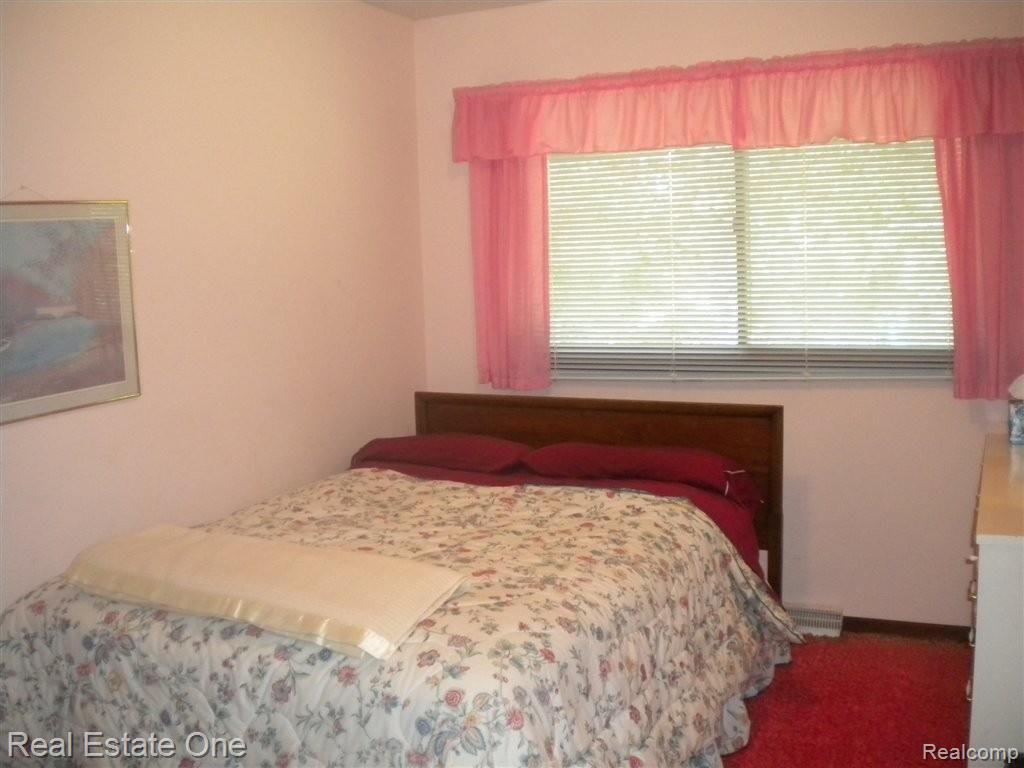 1181 Kingsview Avenue Rochester, MI 48309 - Photo 16 of 23 DSCN2144.JPG